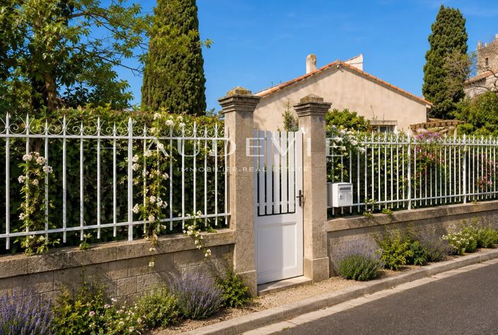 Image No.8-5 Bed House for sale