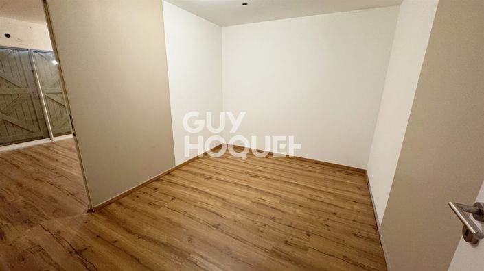 Image No.12-5 Bed House for sale
