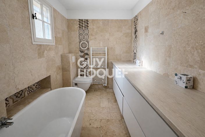 Image No.6-5 Bed House for sale