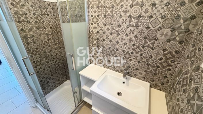 Image No.9-5 Bed House for sale