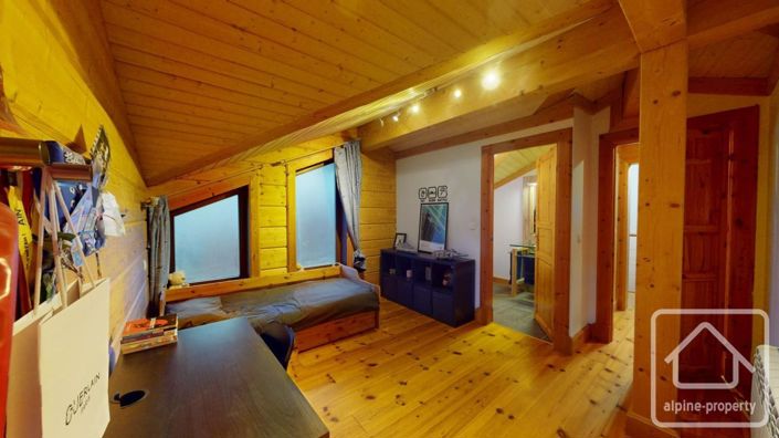 Image No.12-4 Bed Property for sale