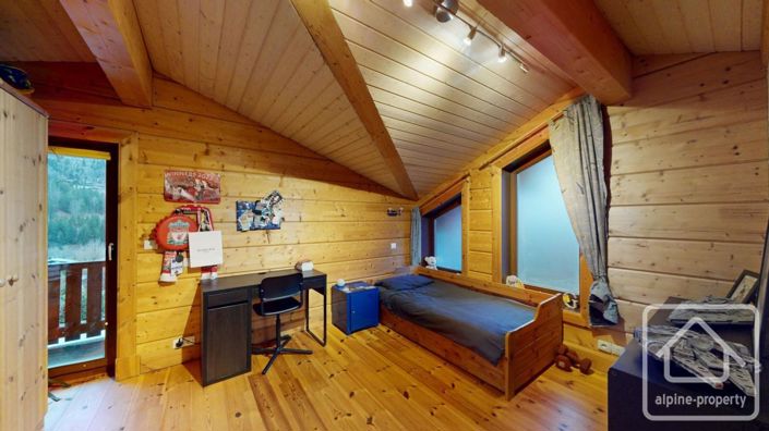 Image No.12-4 Bed Property for sale