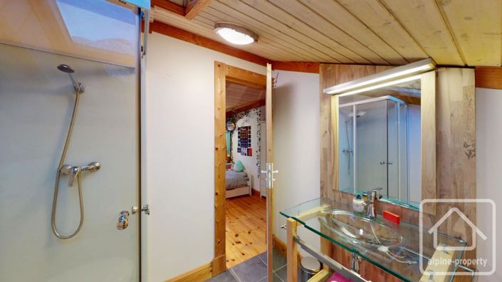 Image No.15-4 Bed Property for sale