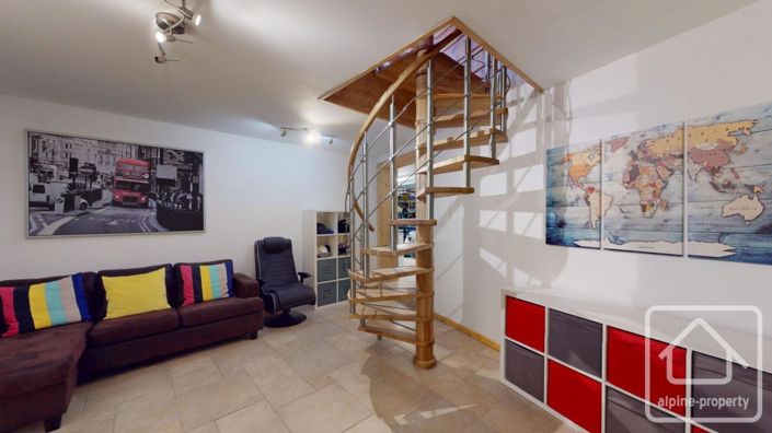 Image No.17-4 Bed Property for sale