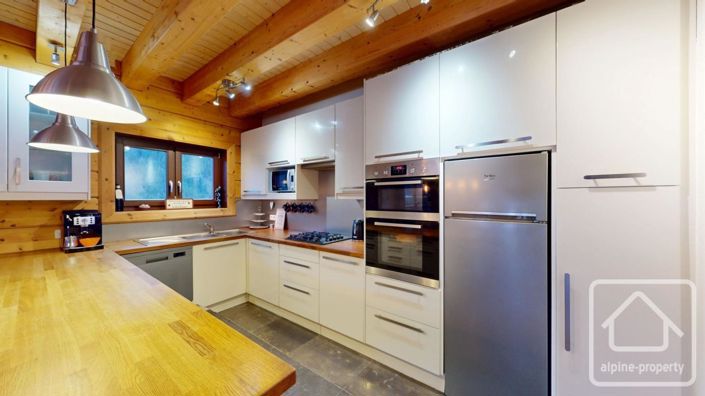 Image No.7-4 Bed Property for sale