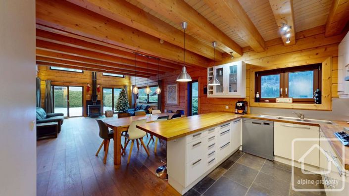 Image No.8-4 Bed Property for sale