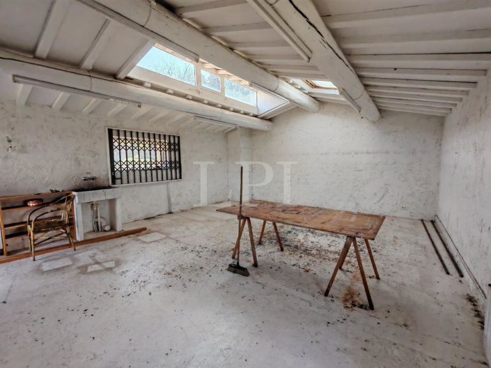 Image No.17-3 Bed House for sale