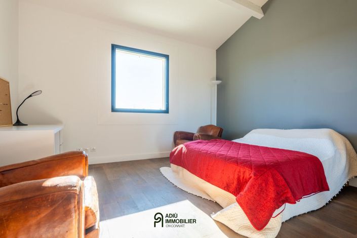 Image No.14-6 Bed House for sale