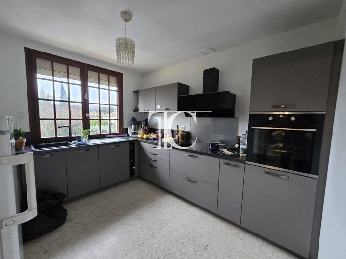 Image No.11-3 Bed House for sale