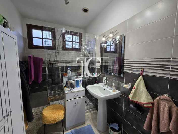 Image No.14-3 Bed House for sale