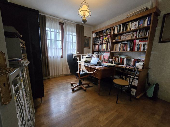 Image No.15-3 Bed House for sale