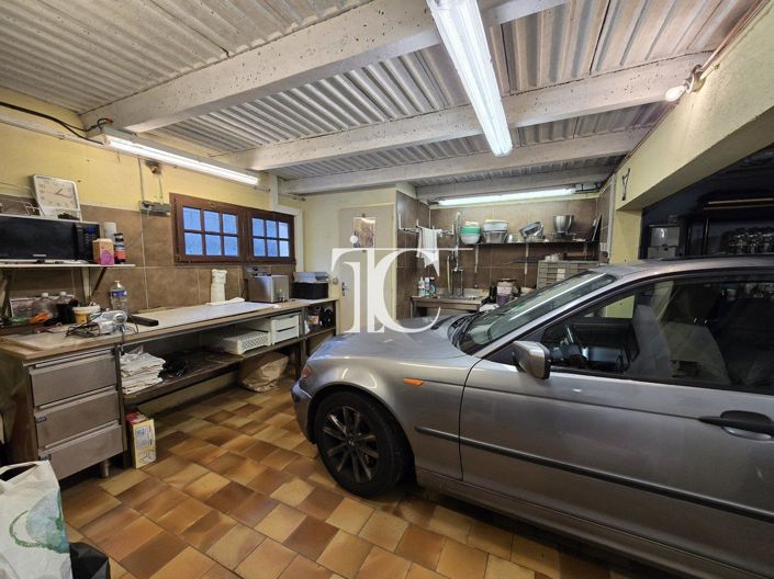 Image No.17-3 Bed House for sale