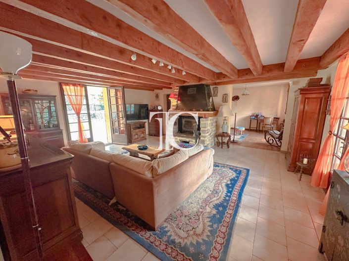 Image No.8-4 Bed House for sale