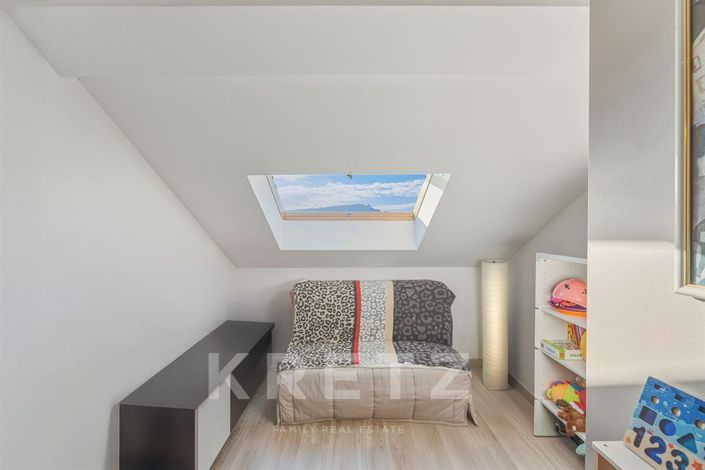 Image No.10-4 Bed House for sale