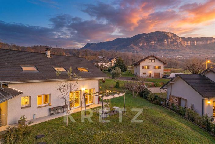 Image No.2-4 Bed House for sale