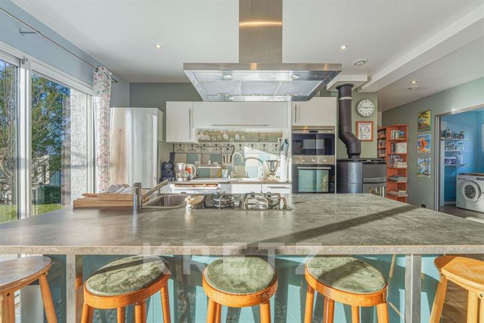 Image No.6-4 Bed House for sale