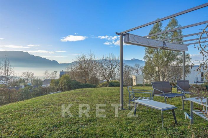 Image No.8-4 Bed House for sale