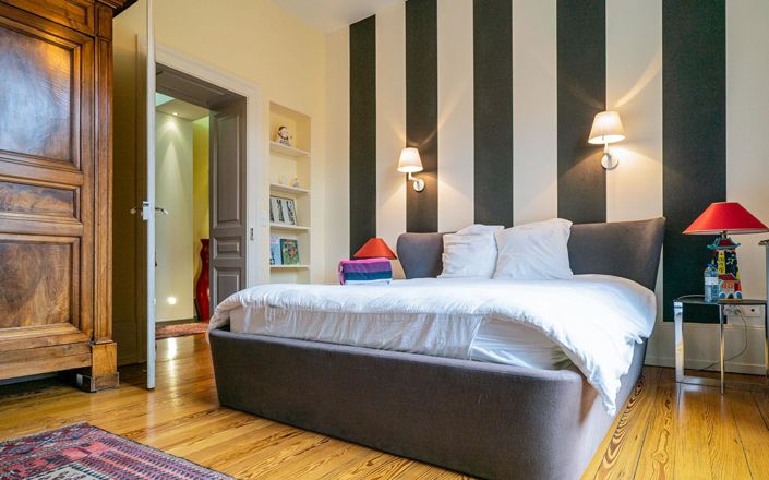 Image No.13-7 Bed Property for sale