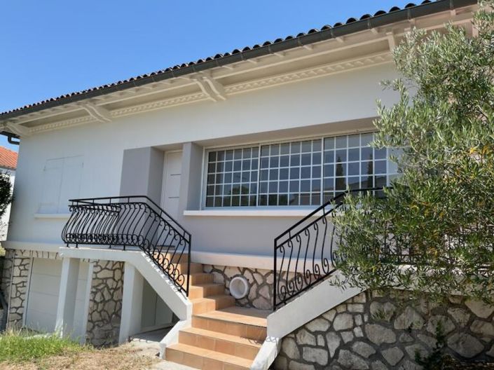 Image No.2-4 Bed House for sale