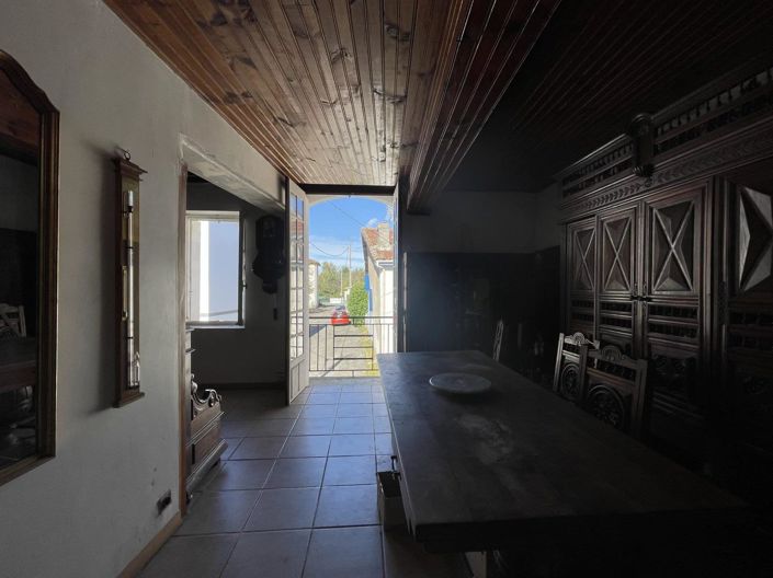 Image No.5-2 Bed House for sale