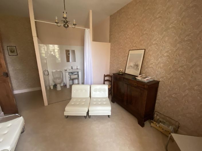 Image No.9-6 Bed House for sale