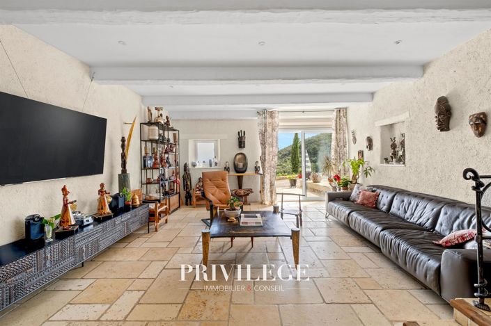 Image No.18-10 Bed House for sale