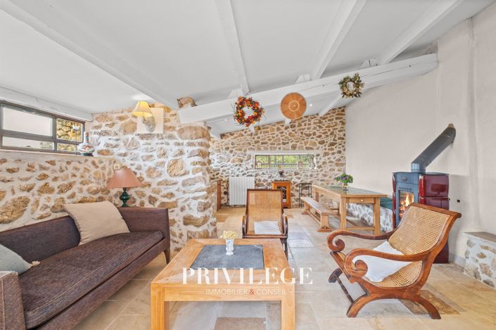 Image No.36-10 Bed House for sale