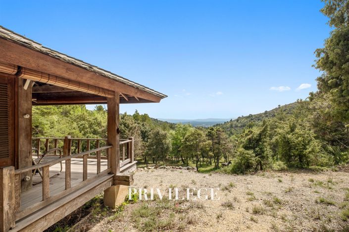 Image No.40-10 Bed House for sale