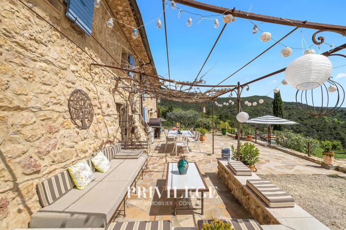 Image No.7-10 Bed House for sale