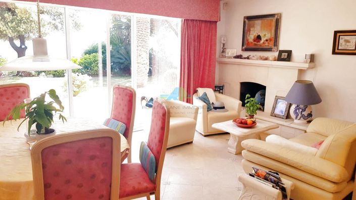 Image No.4-5 Bed House for sale