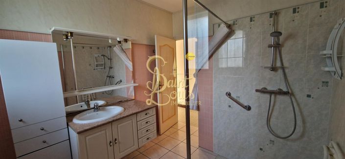 Image No.8-2 Bed House for sale