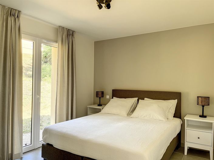 Image No.9-3 Bed House for sale