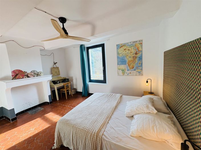 Image No.10-9 Bed House for sale