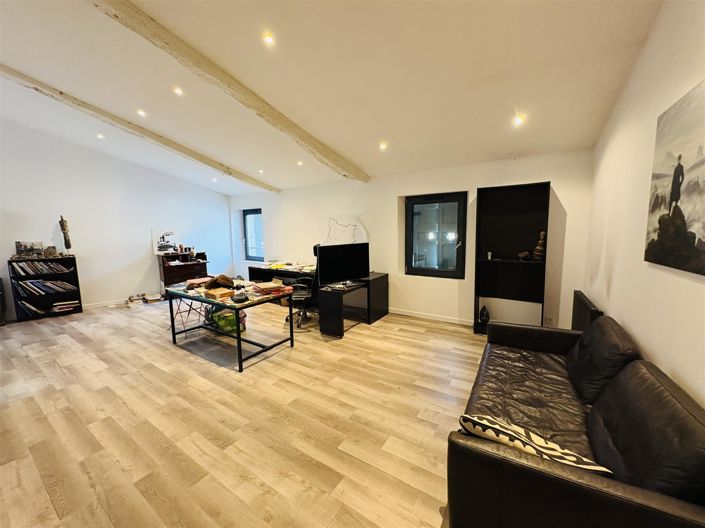 Image No.21-9 Bed House for sale