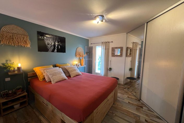 Image No.11-3 Bed House for sale