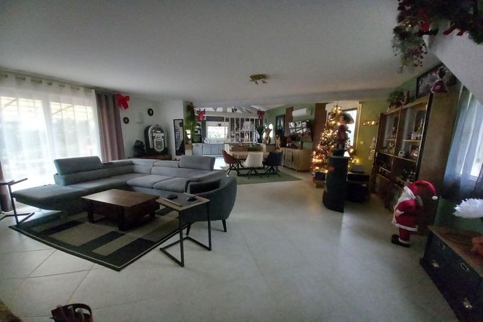 Image No.7-3 Bed House for sale