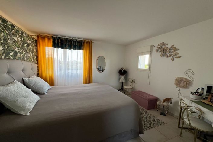 Image No.9-3 Bed House for sale