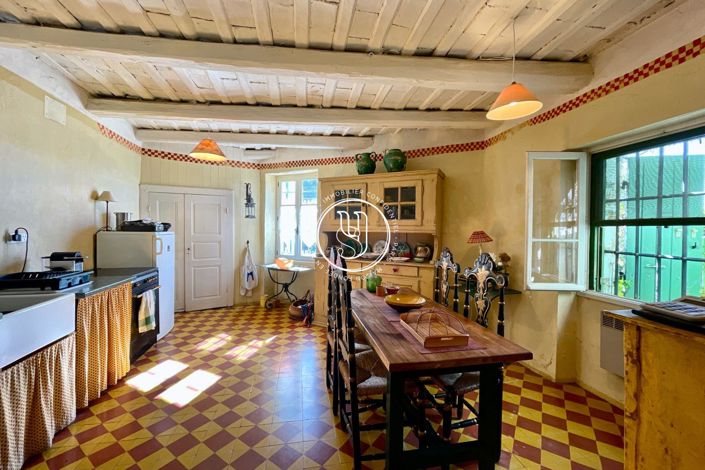 Image No.11-3 Bed House for sale