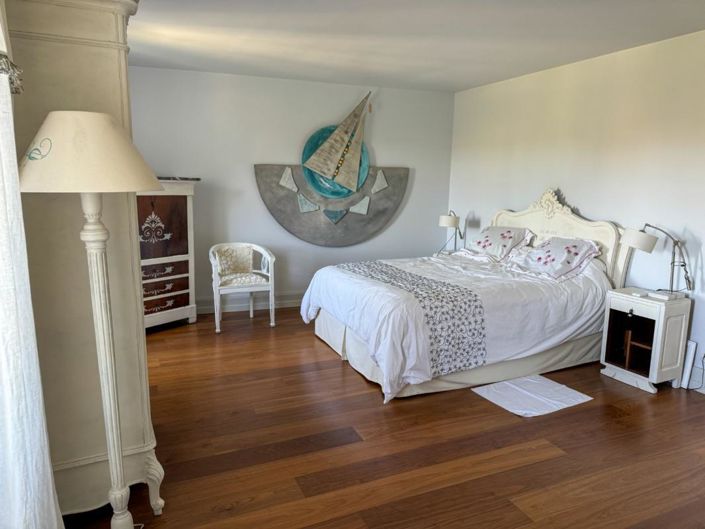 Image No.19-7 Bed House for sale