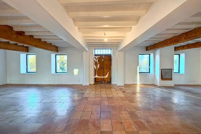 Image No.13-6 Bed Property for sale