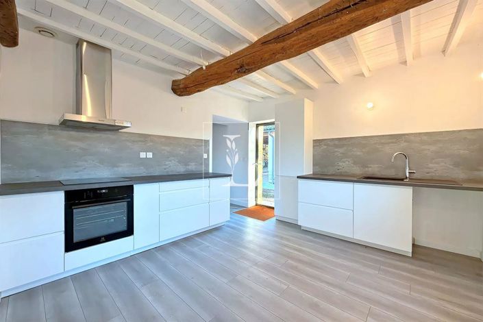 Image No.14-6 Bed Property for sale