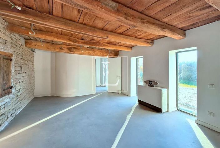 Image No.15-6 Bed Property for sale