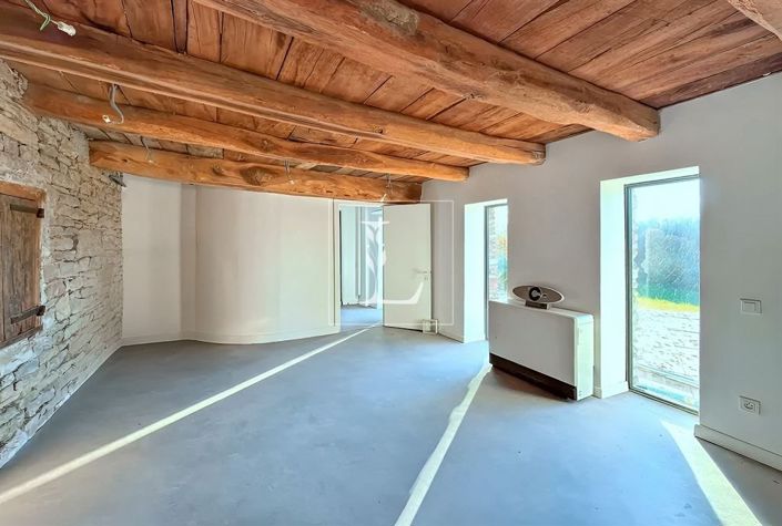Image No.15-6 Bed Property for sale