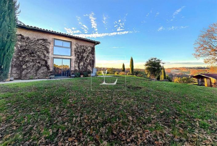 Image No.4-6 Bed Property for sale