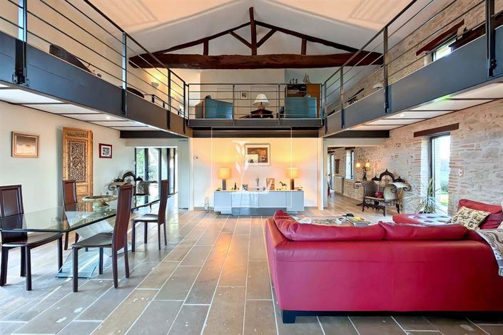 Image No.6-6 Bed Property for sale