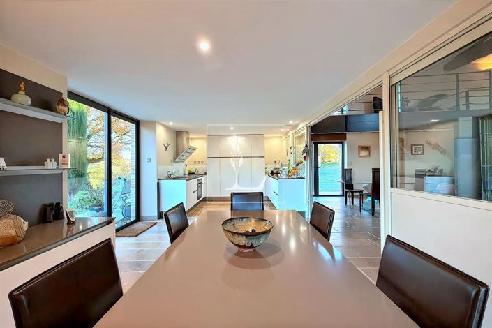 Image No.7-6 Bed Property for sale