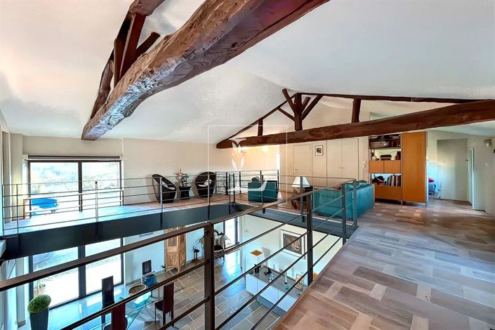 Image No.9-6 Bed Property for sale