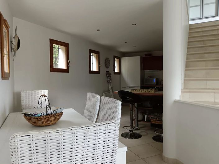 Image No.10-3 Bed House for sale