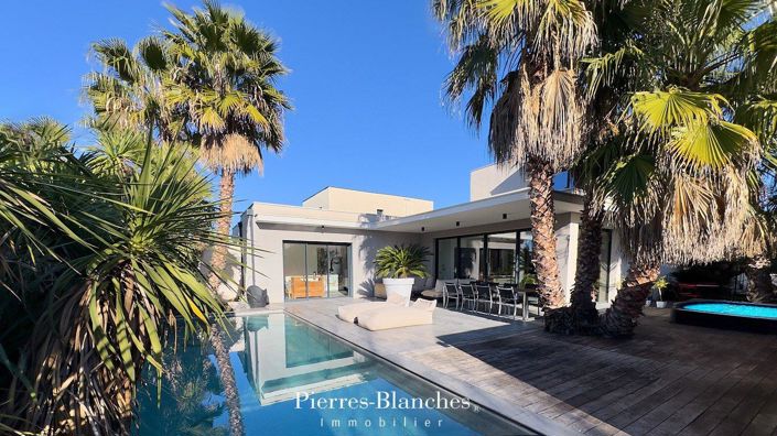 Image No.10-4 Bed House for sale