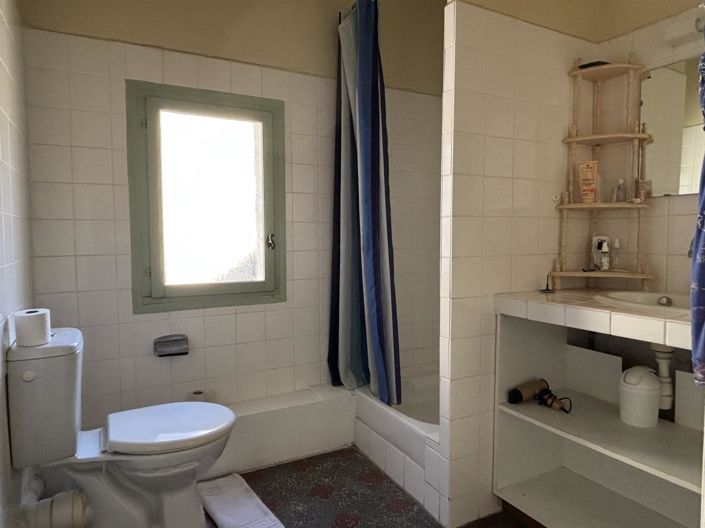 Image No.11-3 Bed House for sale